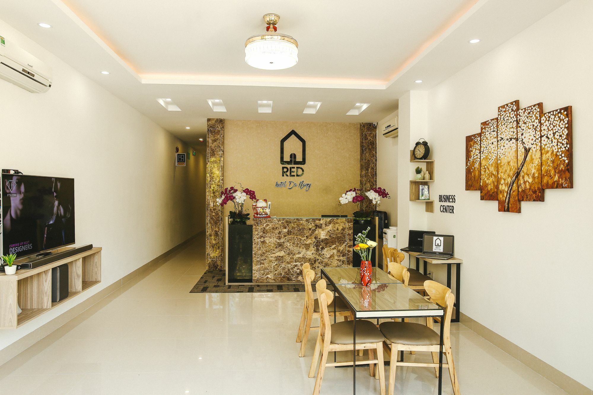 Red Hotel Дананг Экстерьер фото